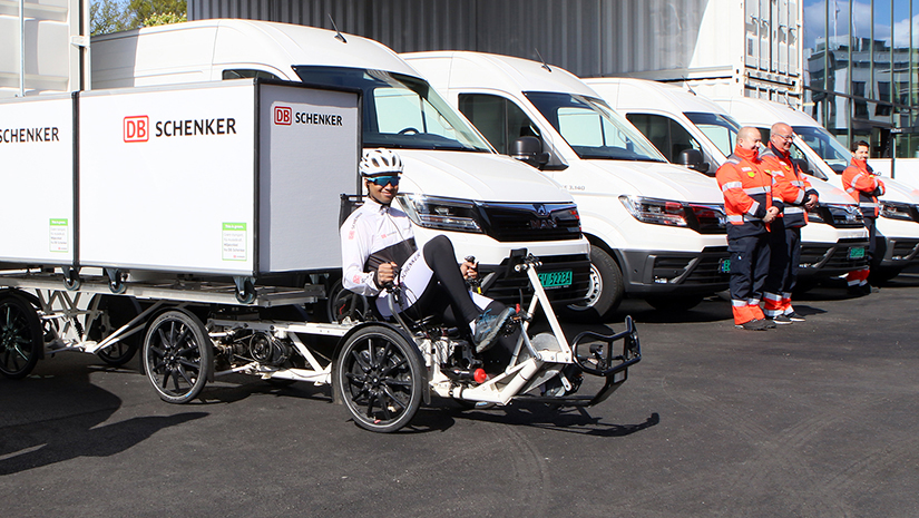 Electric cargo bikes carry up to 300 kilos of goods from DB Schenker Oslo City Hub.